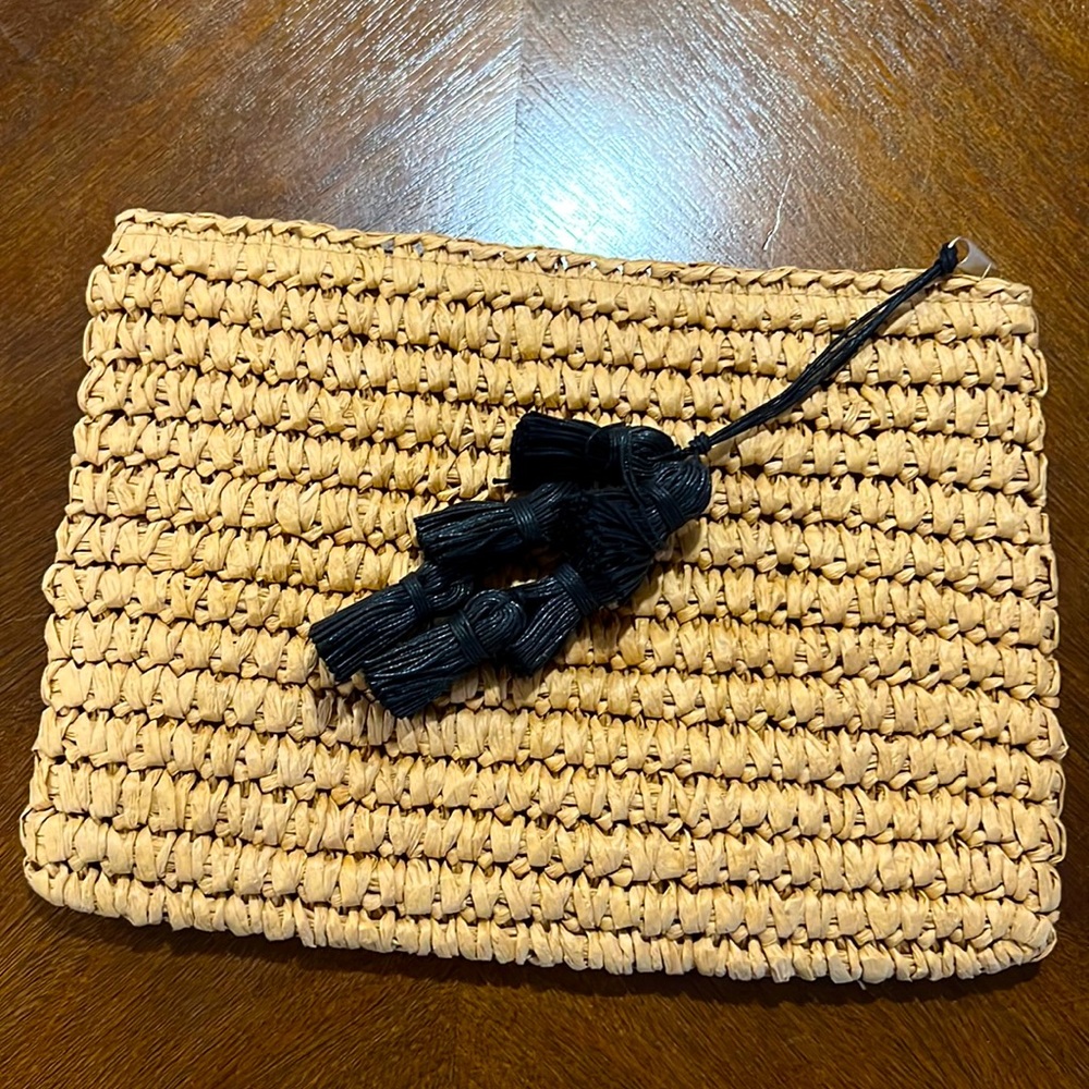 Amoressa Woven Clutch